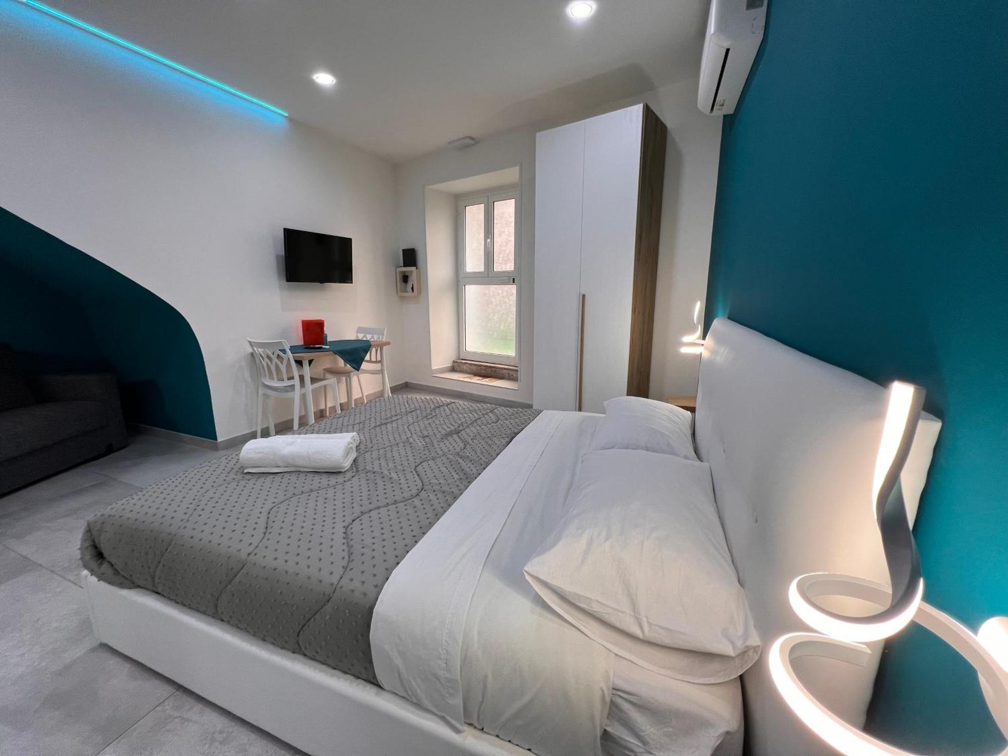 Holiday Home Number 8 Napoli Bagian luar foto