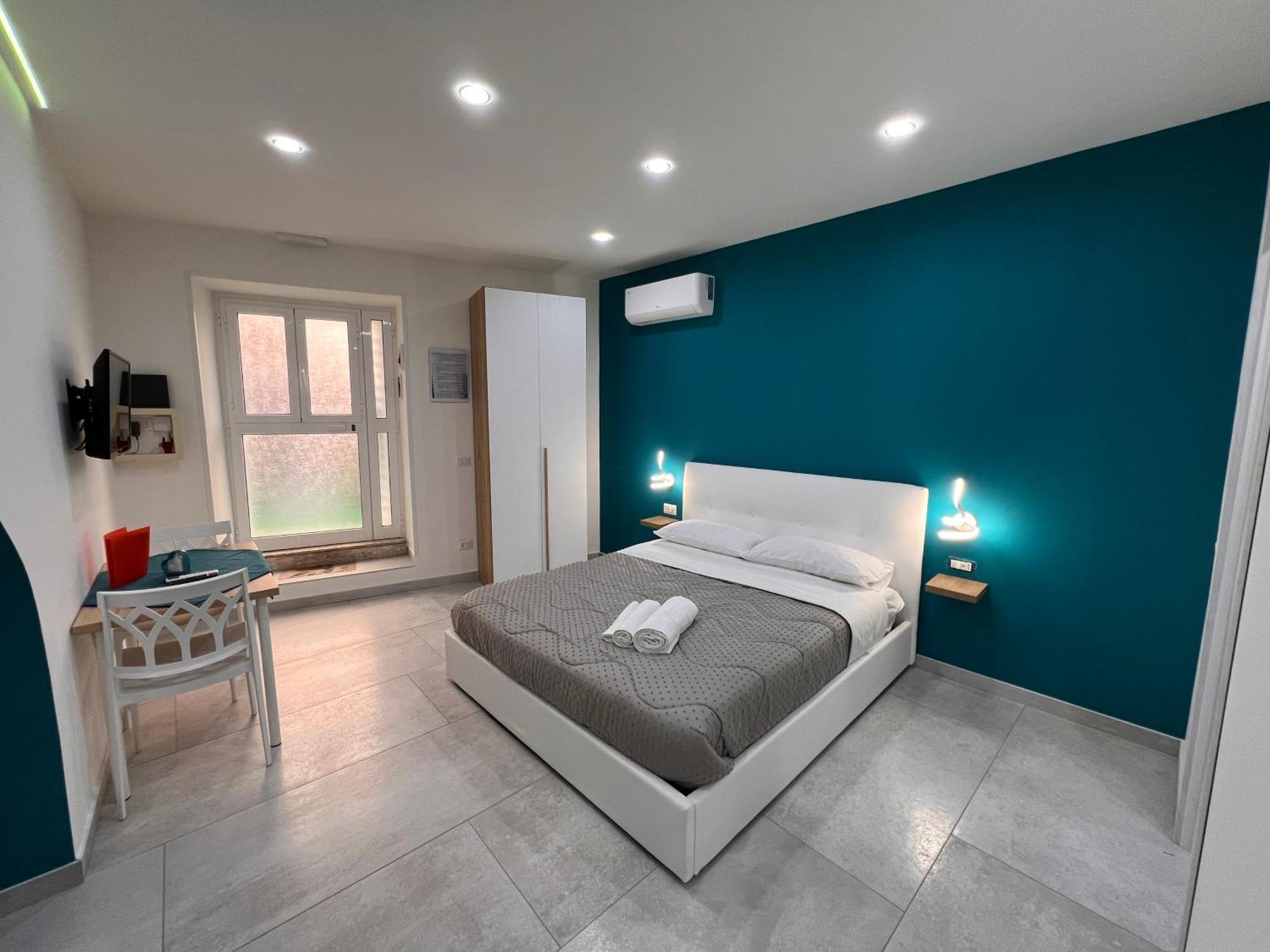 Holiday Home Number 8 Napoli Bagian luar foto