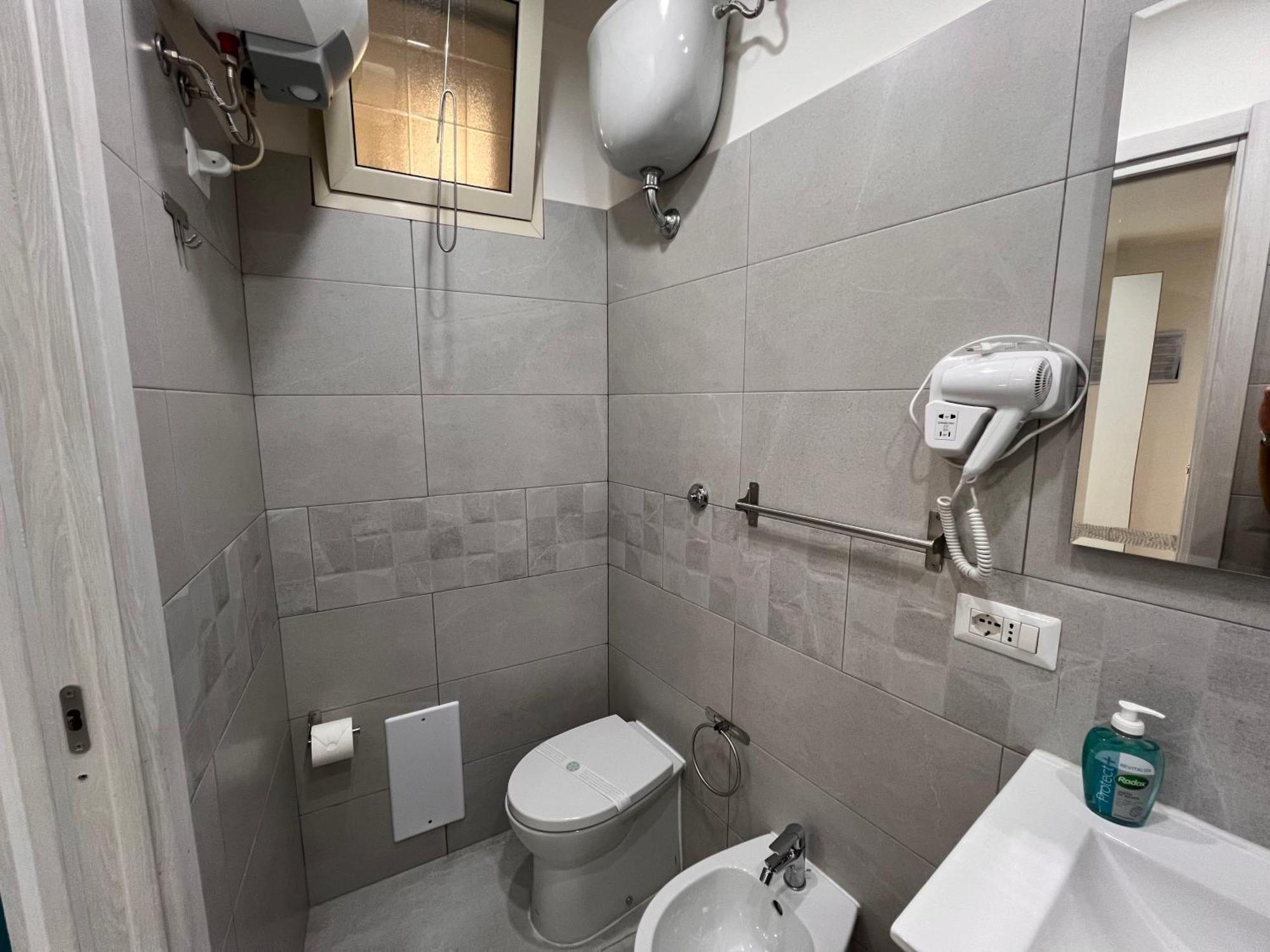 Holiday Home Number 8 Napoli Bagian luar foto